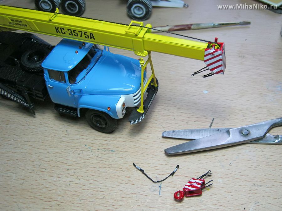 Срезаем крюк с модели крана ЗИЛ-133ГЯ