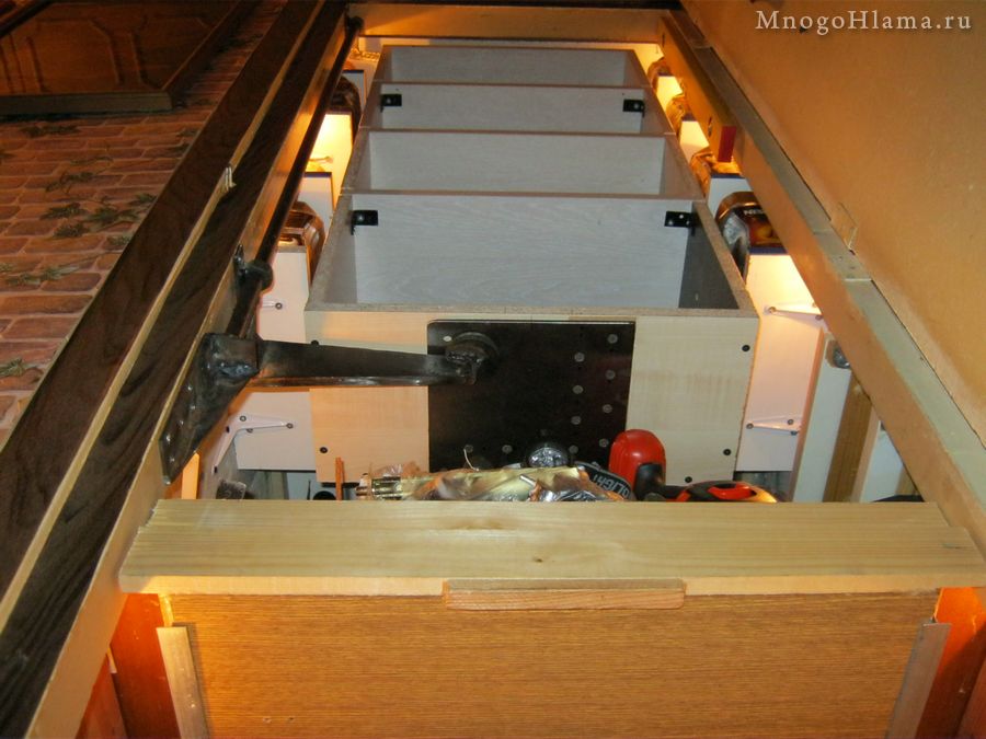 Установка ящика в инструментальный шкаф