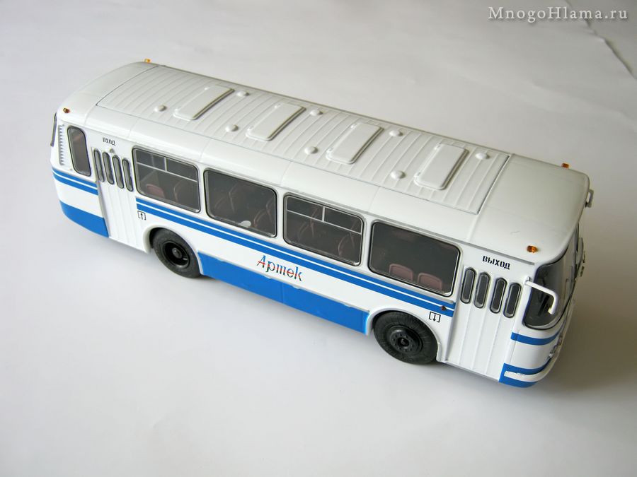 Автобус ЛАЗ-695Н Артек 1:43