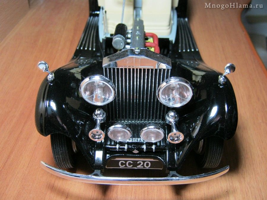 Фары, радиатор Rolls-Royce Phantom II Continental