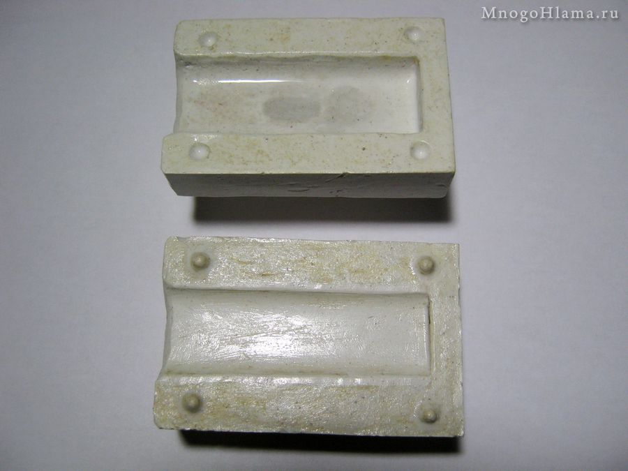 Гипсовые половинки смазаны ПВА